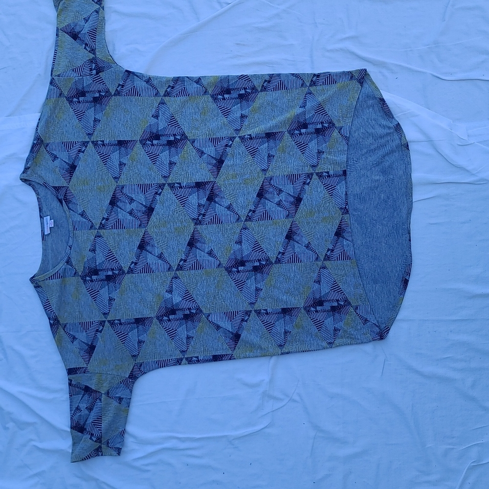 LulaRoe Irma top gray blue yellow SIZE MEDIUM. Fits like a large.